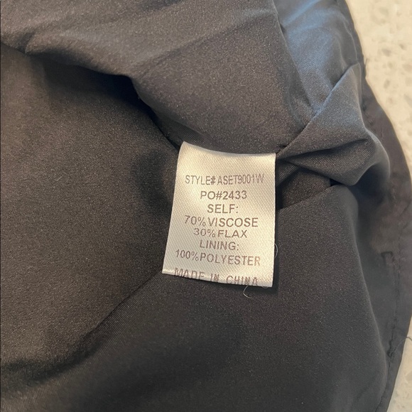 NWT ANNIEWEAR Sleeveless Top & Shorts with beige scalloped hem - Picture 7 of 9